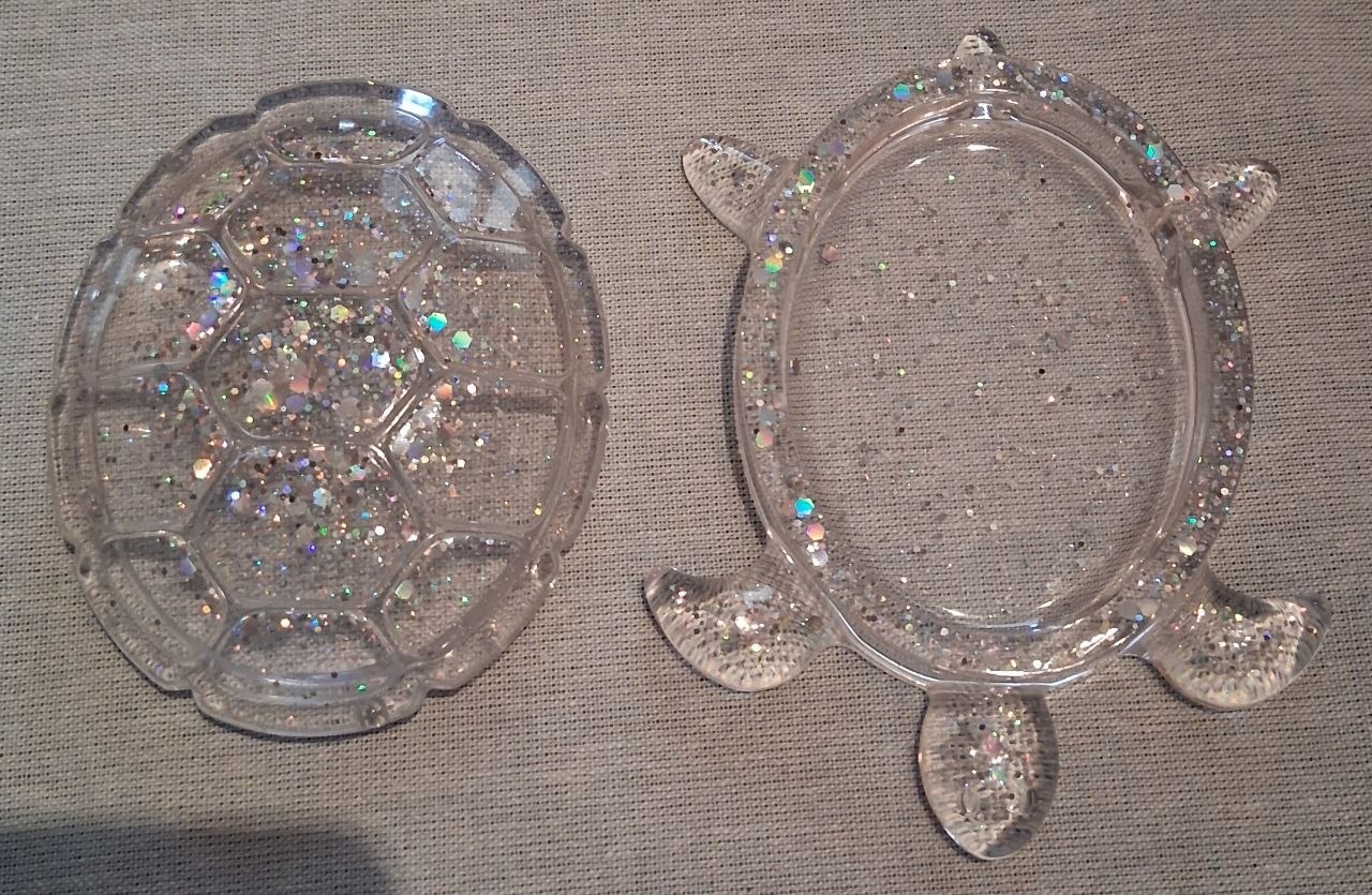 Starlight Sparkle Turtle opened showing lid and inside