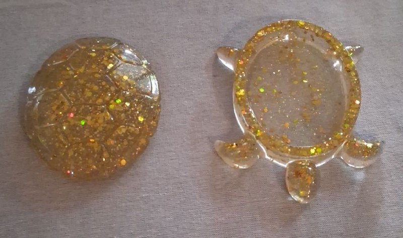 Sunshine Sparkle Turtle open showing the inside